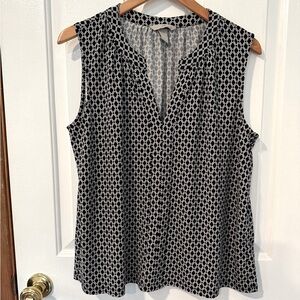 H&M: Black and White Sleeveless Blouse